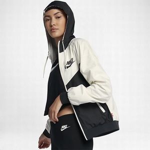 Nike windbreaker jacket black white NEW WITH TAGS!